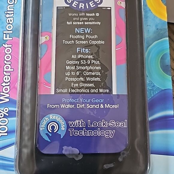Waterproof floating pouch for phone NWT with lock seal technology - Picture 2 of 4